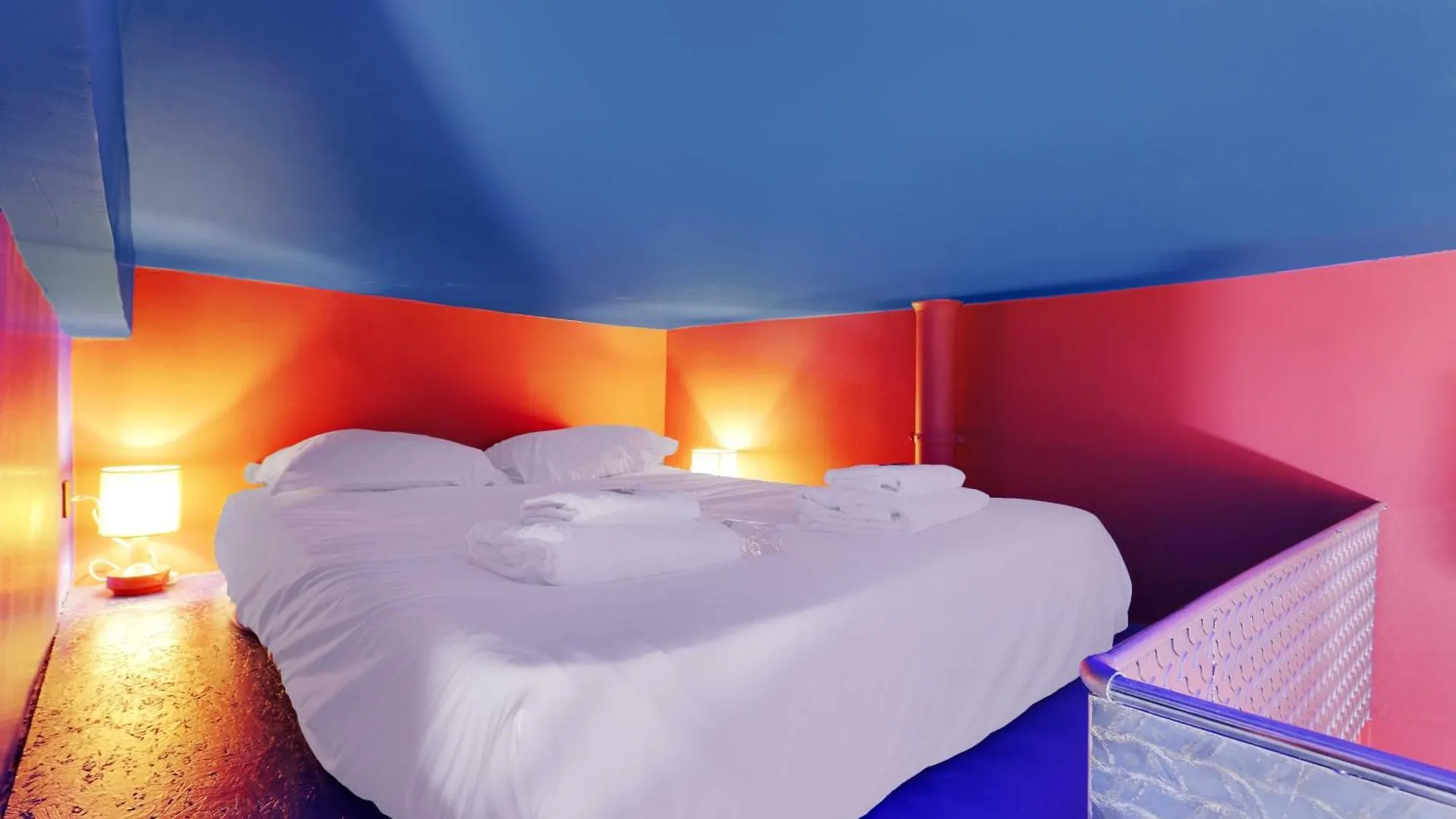 Apartment Colourful For 2 - Heart Of Le Marais Paris